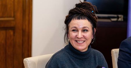 Olga Tokarczuk nominowana do #Hot16Challenge2. Ma 72 godziny na odpowiedź