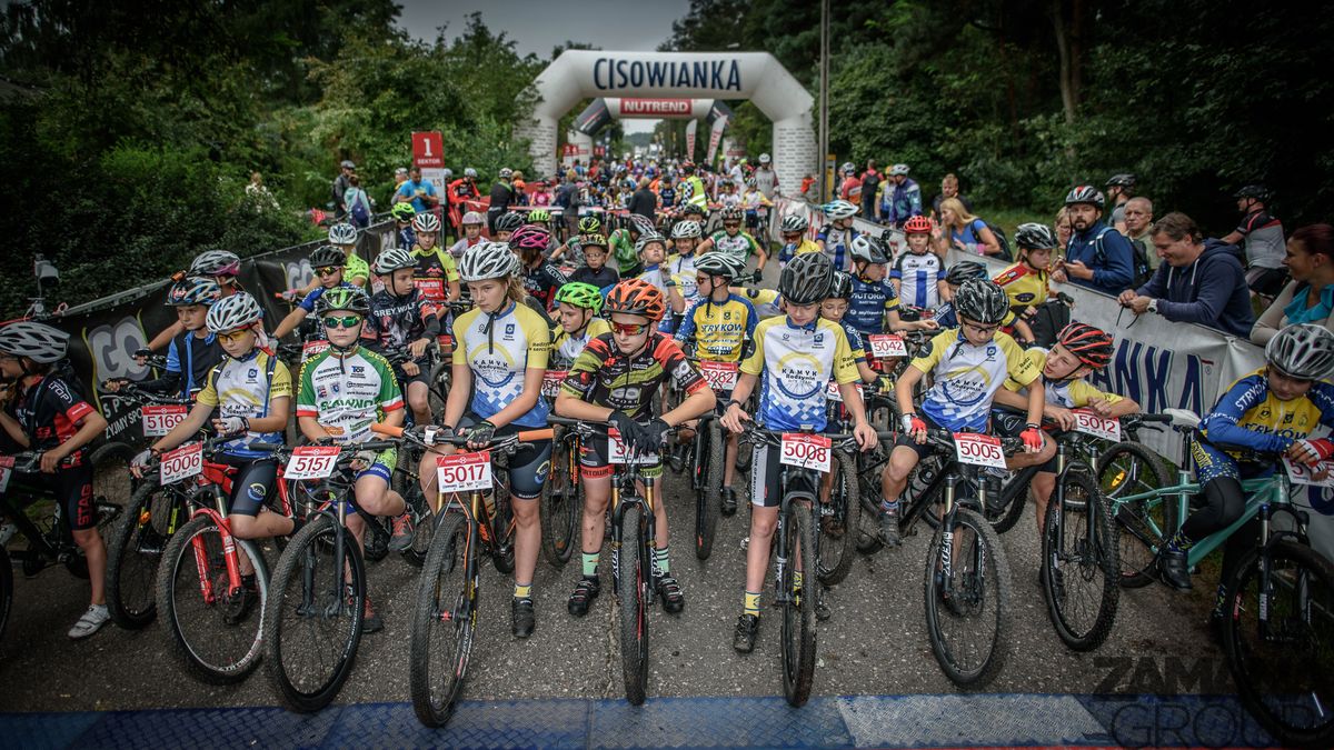 Materiały prasowe / Na zdjęciu: uczestnicy Cisowianka Mazovia MTB Marathon