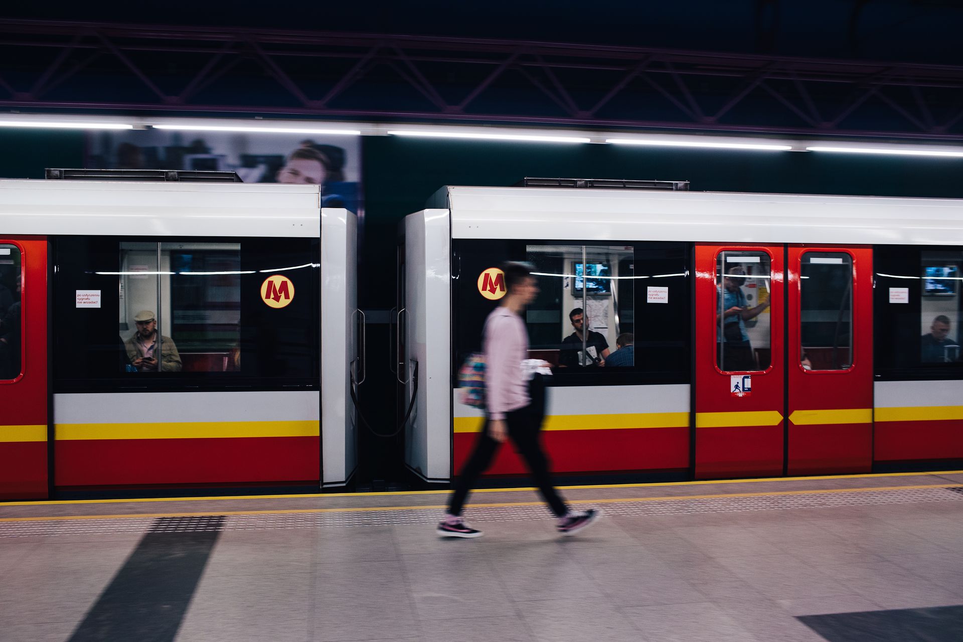 Wszedł do tunelu metra w Warszawie. Areszt dla Francuza
