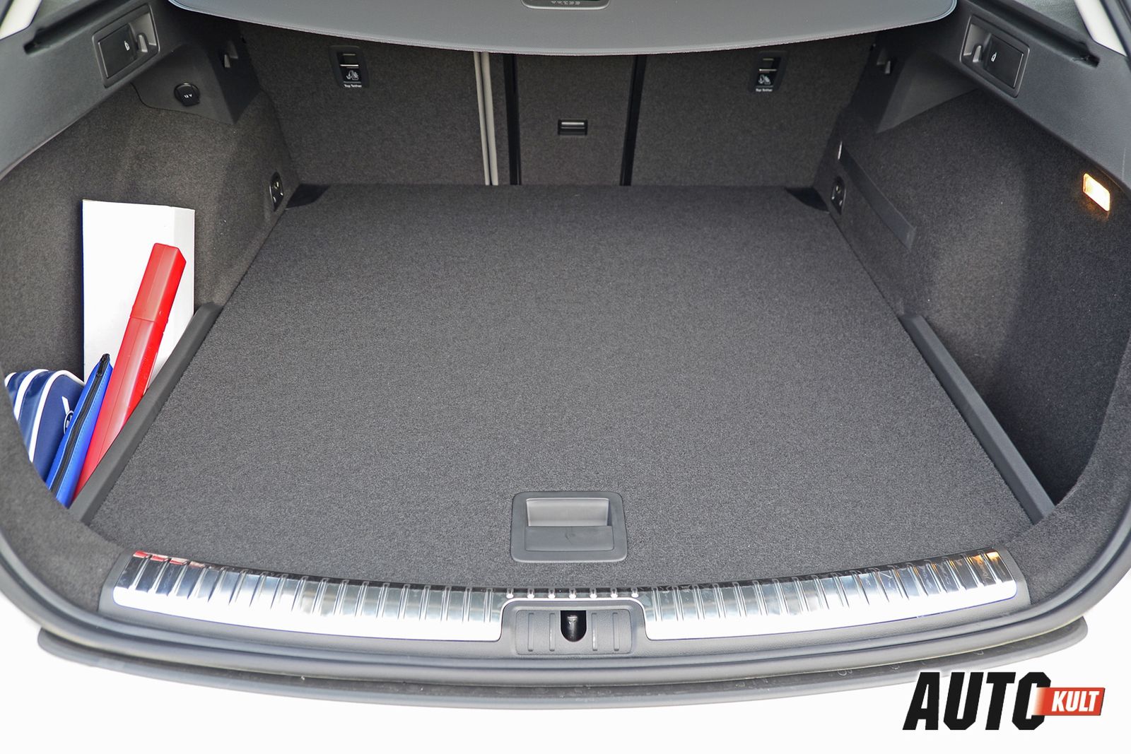 Seat Leon ST 1,6 TDI 105 KM Style - test [galeria] 8