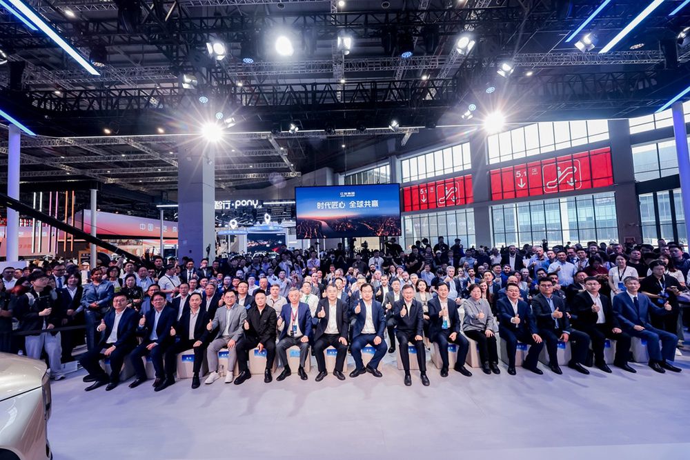 Stoisko JAC Motor na Shanghai Motor Show 2025