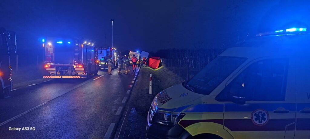 Mazowieckie: Czarny poniedziałek na drogach województwa. Zginęły 4 osoby, w tym troje pieszych i kierowca