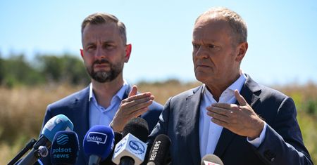 Pocisk nad Polską. Dlaczego nie było alertu RCB? Tusk tłumaczy