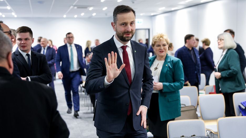 Warszawa, 04.03.2023. Prezes Polskiego Stronnictwa Ludowego Władysław Kosiniak-Kamysz (C) na posiedzeniu Rady Naczelnej ugrupowania, 4 bm. w Warszawie. (aldg) PAP/Rafał Guz