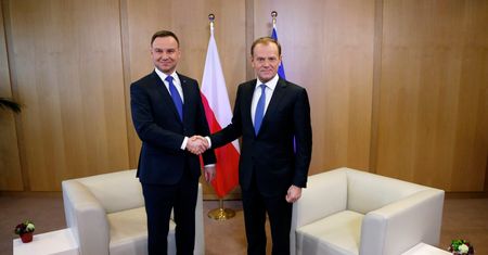 Rating Standard & Poor's "przesadzony i niesprawiedliwy". Donald Tusk broni Polski