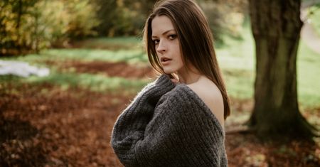 Podstawy fotografii. Prosty portret, otwarta przysłona i minimum sprzętu