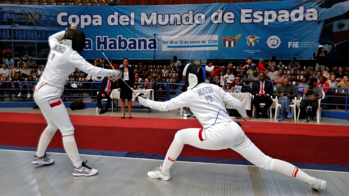 PAP/EPA / Ernesto Mastrascusa / Na zdjęciu: Aleksandra Zamachowska i Renata Knapik-Miazga w półfinałowej walce PŚ w Hawanie