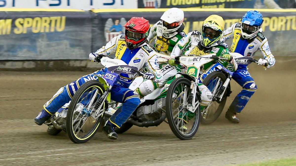 Get Well - Włókniarz Chris Holder na prowadzeniu, za nim Fredrik Lindgren