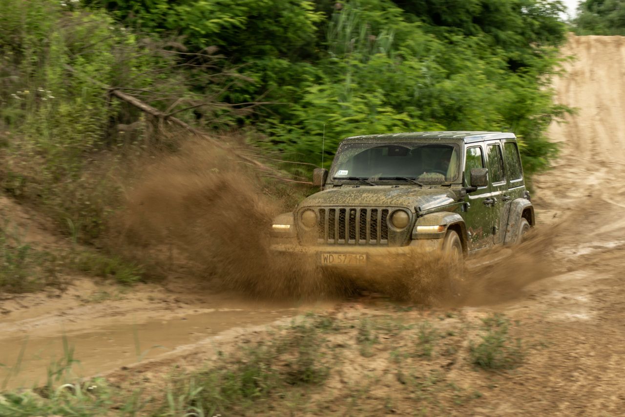 Pierwsza jazda: Jeep Wrangler 4xe - najpierw jest błoga cisza, potem przychodzi strach