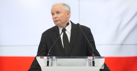 "Pakt fiskalny ogranicza suwerenność". PiS chce referendum ws. euro