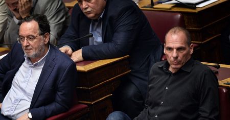 Pomoc dla Grecji. Byli ministrowie chcieli włamać się na konta obywateli?