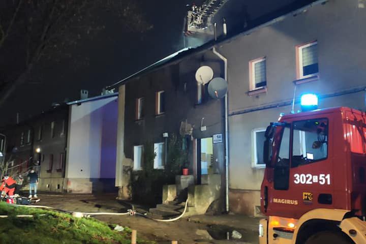 Katowice. Jedna osoba zginęła w pożarze budynku wielorodzinnego.