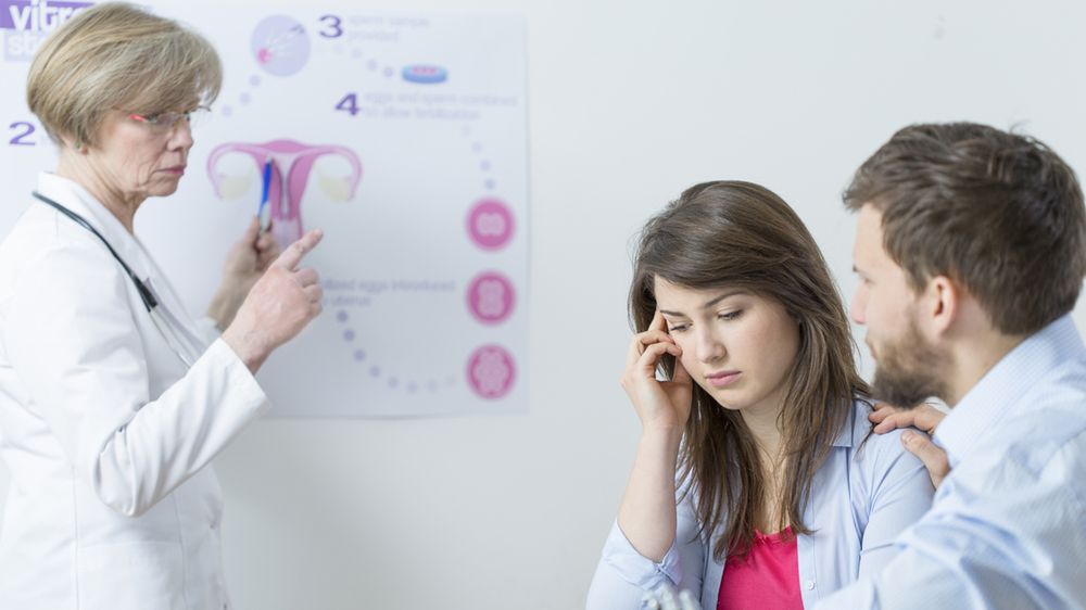 Co roku niepłodność dotyka 1,5 mln polskich par. Czy grozi nam zapaść demograficzna?