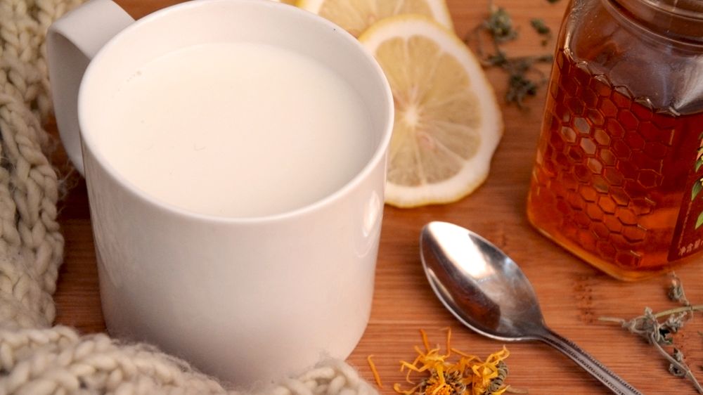 Mleko sojowe (różne smaki) o niskiej zawartości tłuszczu z dodatkiem wapnia oraz witaminami A i D