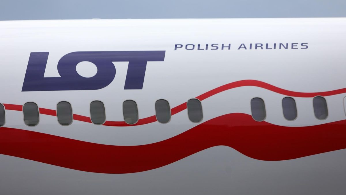 Zarząd LOT-u zapewnia, że strajku nie będzie, ale ściąga pracowników z urlopów.