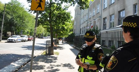 Powrót do szkoły w Warszawie. Policja i straż miejska gotowe?