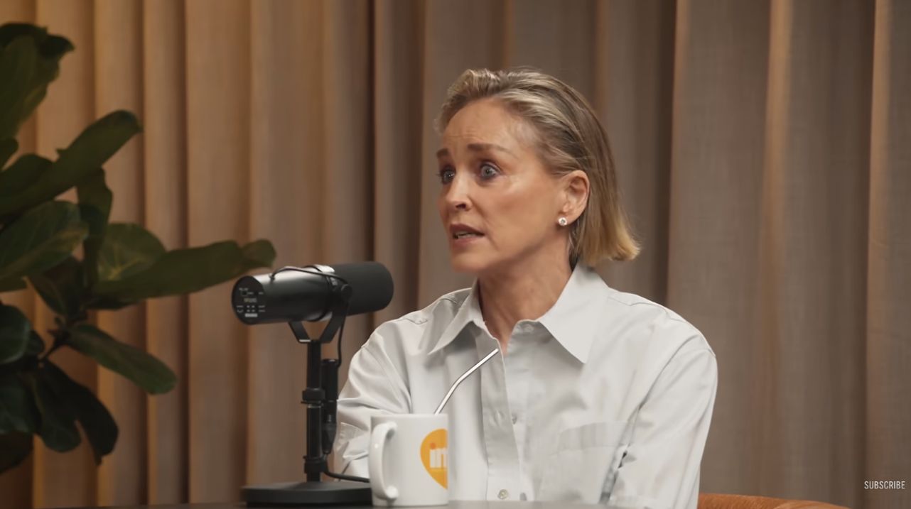 Sharon Stone podczas rozmowy 