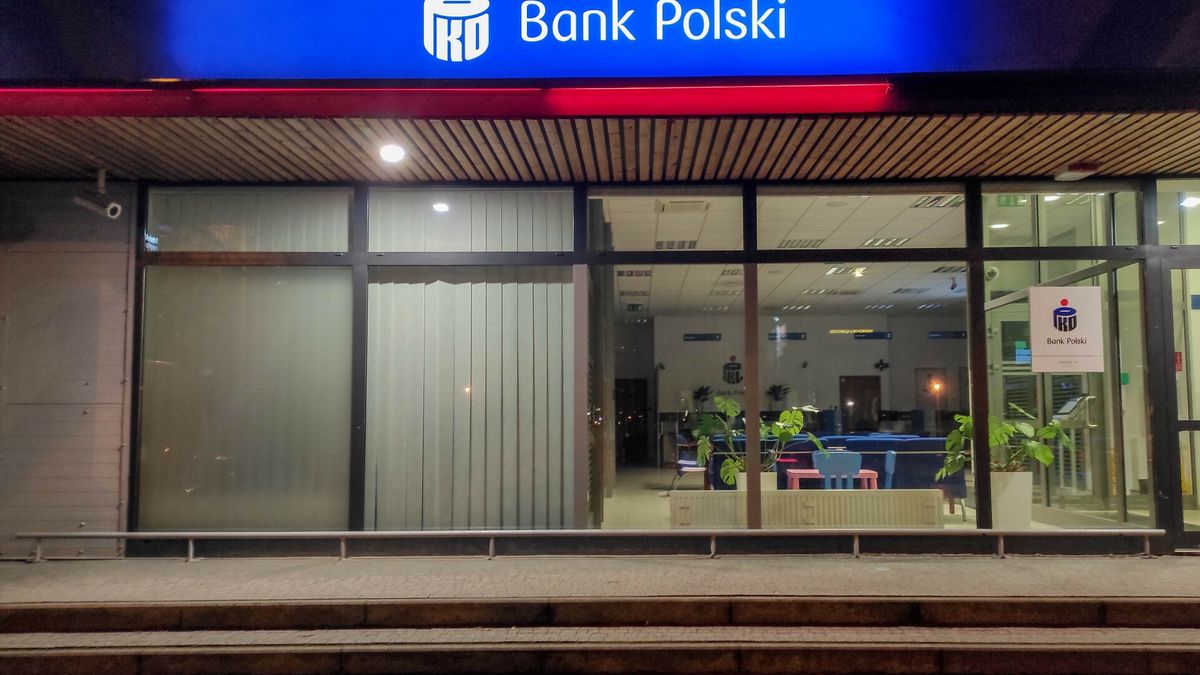 Reporter archiwum 2024 0217.02.2024 Lodz. BankPKO BP Bank Polski Fot. Piotr Kamionka/REPORTERPiotr Kamionka/REPORTER