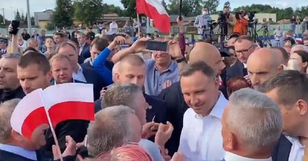 Koronawirus na spotkaniu z Andrzejem Dudą. Sanepid apeluje