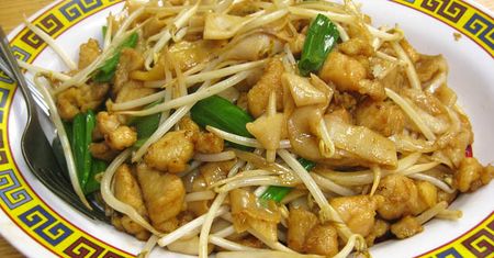 Chow mein z kurczakiem