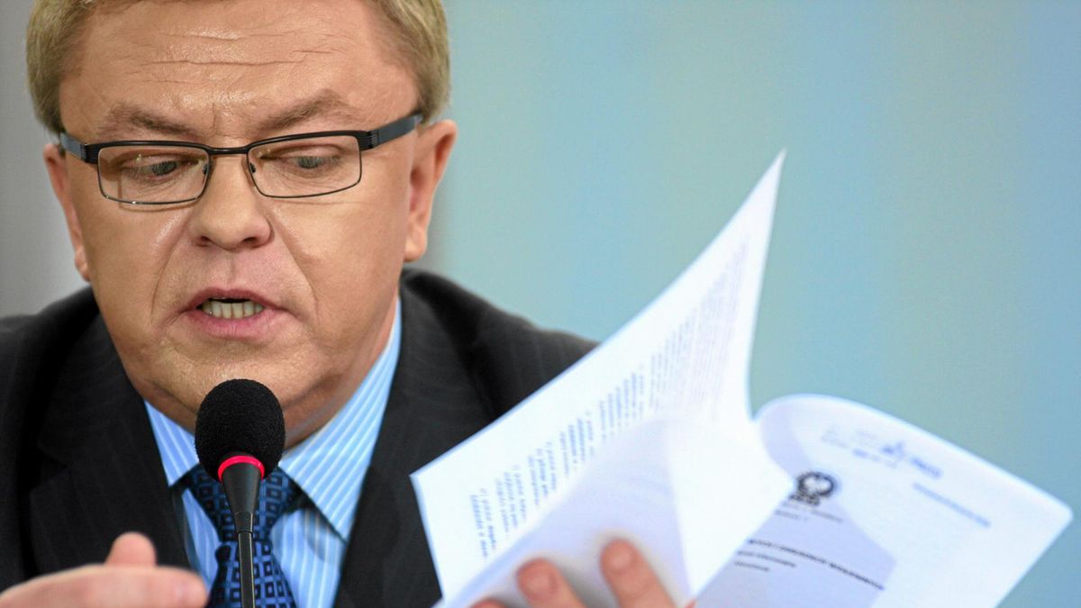 Zbigniew Chlebowski zeznaje przed komisją śledczą badającą aferę hazardową. Zdjęcie z 2010 r.