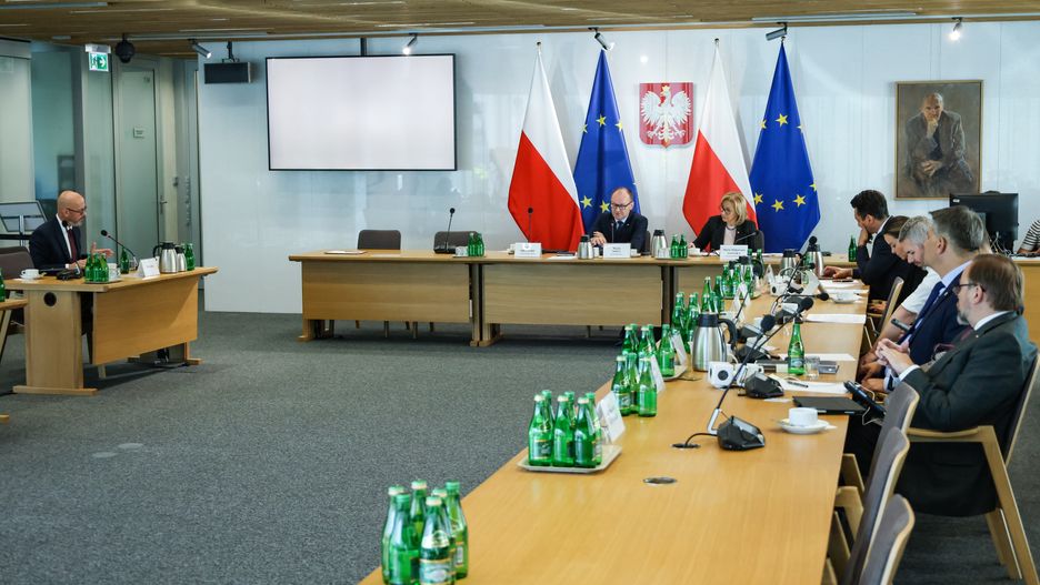 Andrzej Str�ny, Marek Sowa, Maria Janyska
Albert Zawada
10 10. X, afera wizowa, CBA, cudzoziemcy, ds. tzw. afery wizowej, kadencja, komisja, komisja sejmowa, legalizacja pobytu cudzoziemc�w, polityk, polityka, pose� pos�owie, posiedzenie posiedzenia, sejm, Sejm RP, sejmowa, wizy