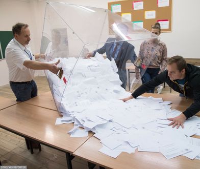 Kiedy poznamy wyniki late poll? Kilka godzin wcześniej niż wyniki PKW