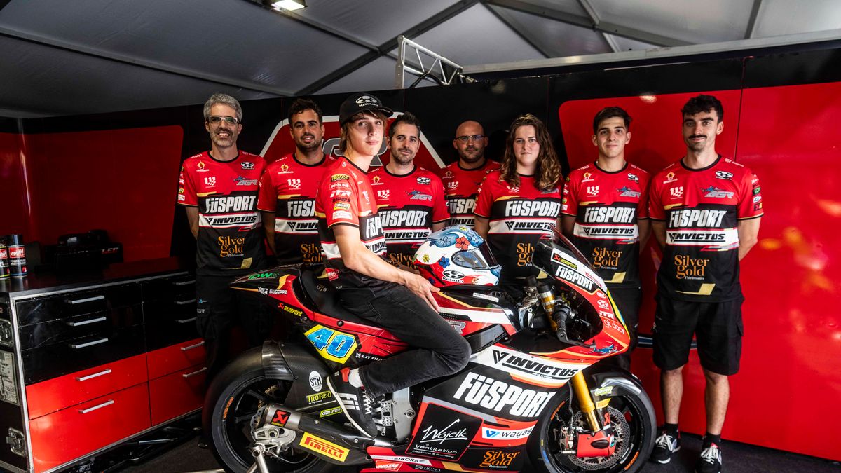 Materiały prasowe / Na zdjęciu: Milan Pawelec wraz z zespołem