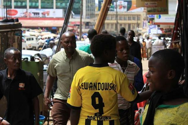 Poza Lewandowskim popularnością w Afryce cieszą się też Kapustka i Kuszczak (fot. Marcin Kupczak/ Hanys on tour).