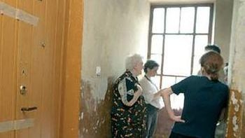 W tym mieszkaniu znaleziono zwłoki mężczyzny