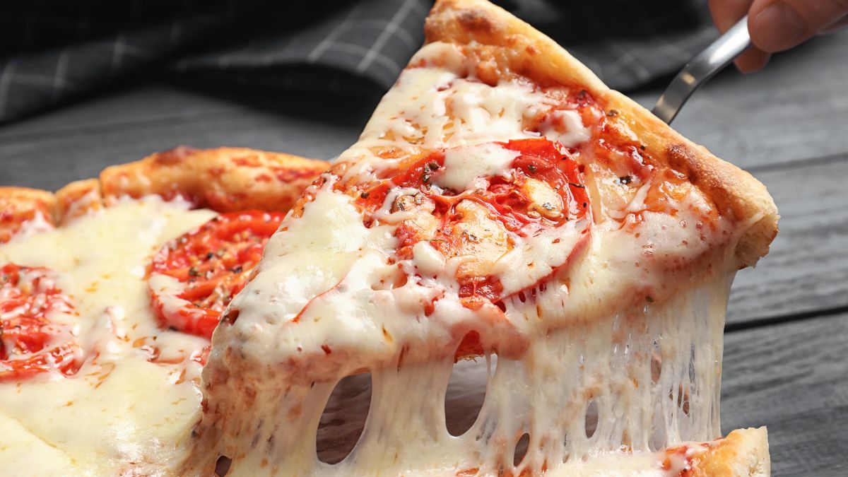 Reklamy jedzenia potrafią oszukać. Czy to na pewno ser?