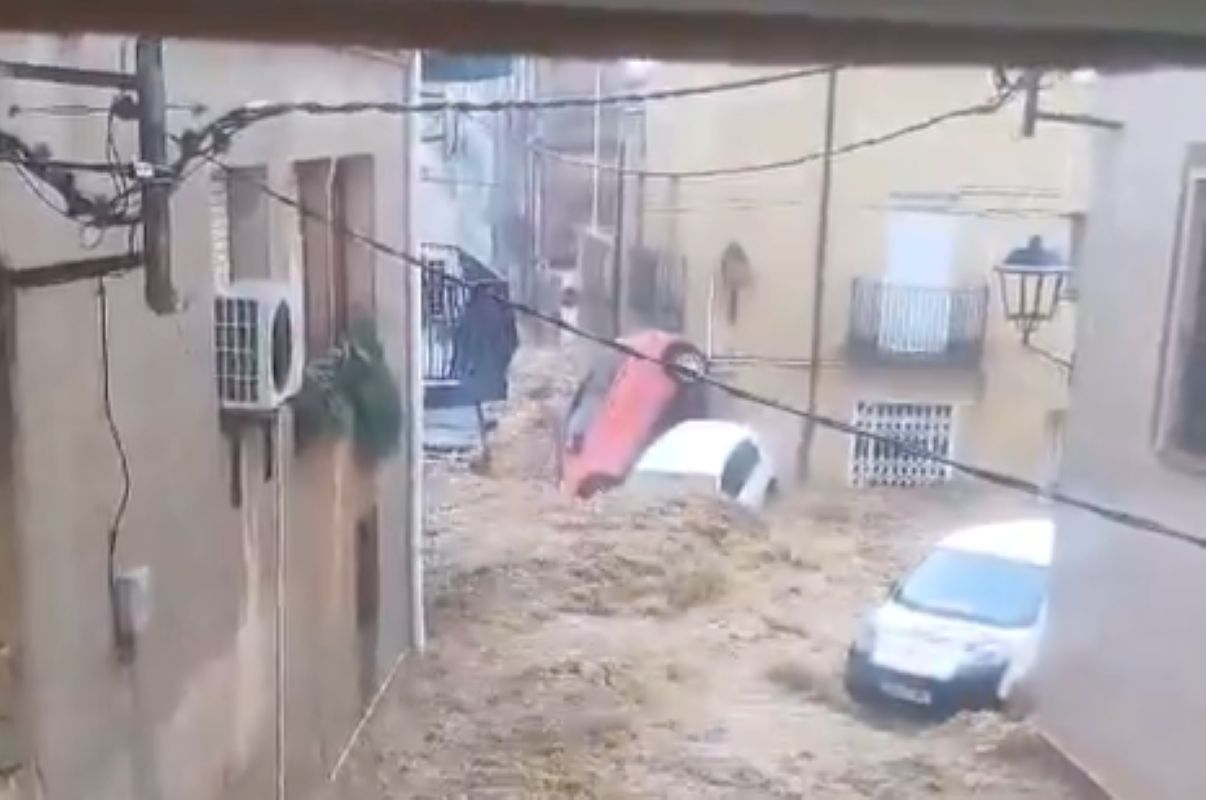 Czerwony alarm w Tarragonie. Ulewne deszcze paraliżują południe Katalonii