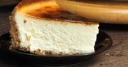 Ten sernik zrobisz w 10 minut. Będzie tak puszysty, kremowy i wyrośnięty, że zachwyci wszystkich