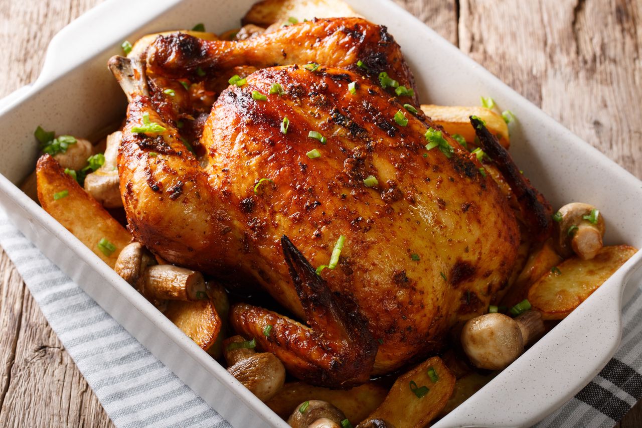 Obiad na Boże Narodzenie nie musi straszyć suchością. Tak upieczesz idealnie drób