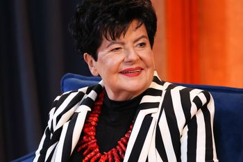 Przeszła na emeryturę jako 70-latka. Oto jakie świadczenie pobiera