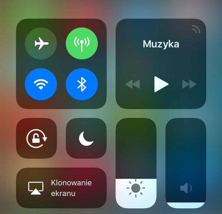 Uwaga, centrum sterowania iOS 11 nie wyłącza wcale WiFi ani Bluetooth