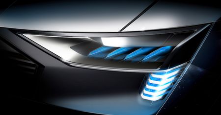 Rozwój oświetlenia samochodów wg Audi: Jasność! Jasność widzę!