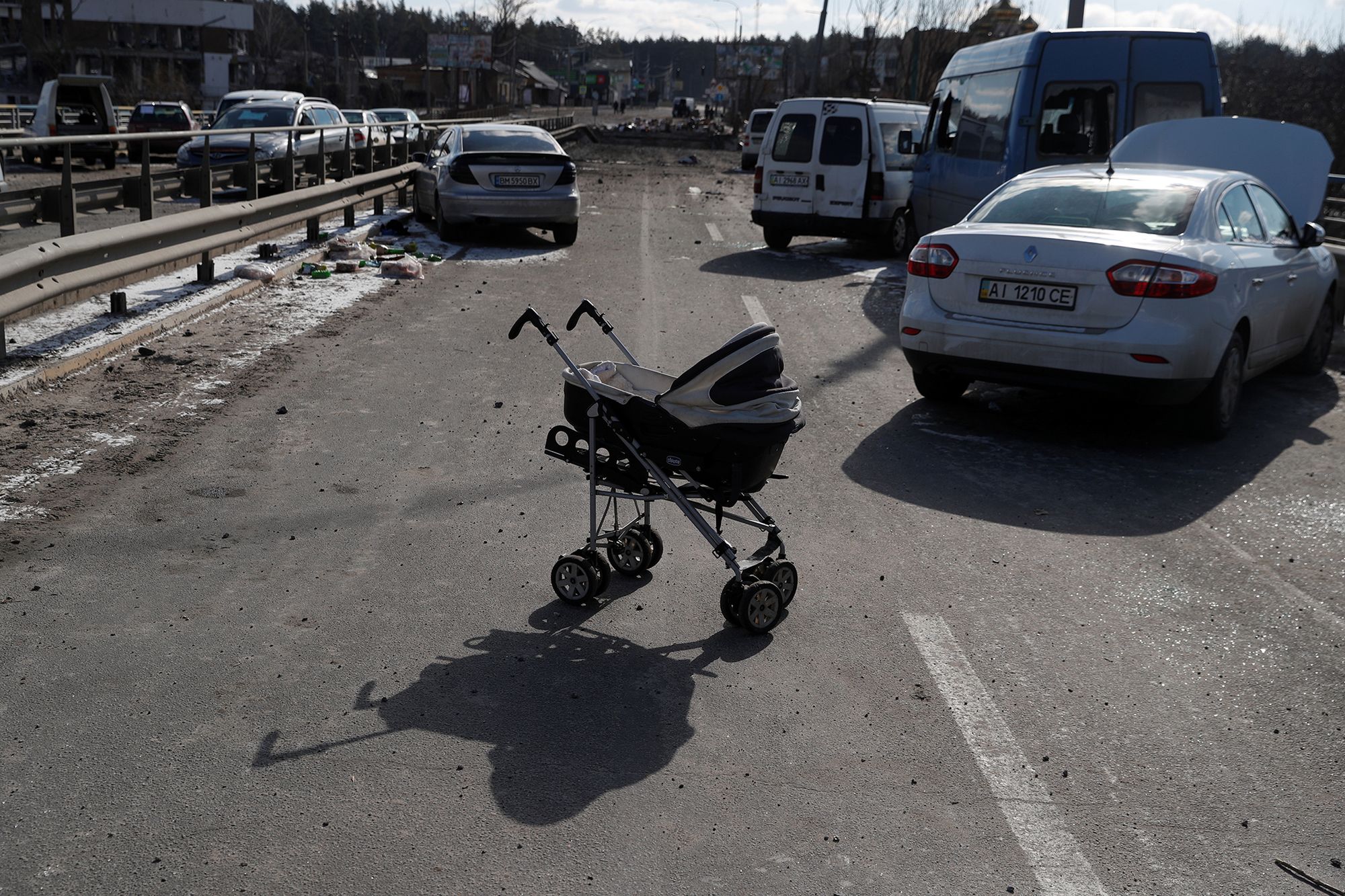 Wojna w Ukrainie. W okolicy Kijowa jest mnóstwo sprzętu bojowego 6