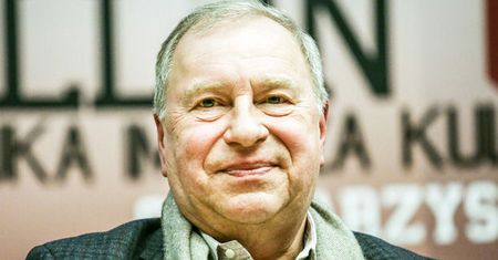 Jerzy Stuhr wraca do zdrowia. "Zaplanowane spektakle odbędą się"