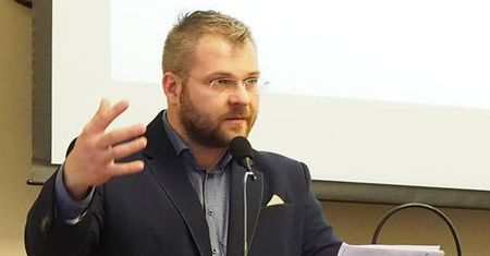 Radny PiS znęcał się nad żoną i dziećmi?! "Biję cię w imię Boże"