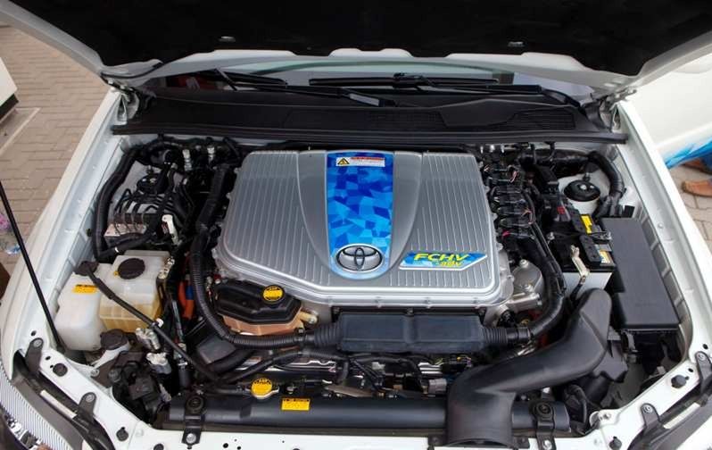 Toyota FCHV-adv (fot. hybridelektroauto.com)