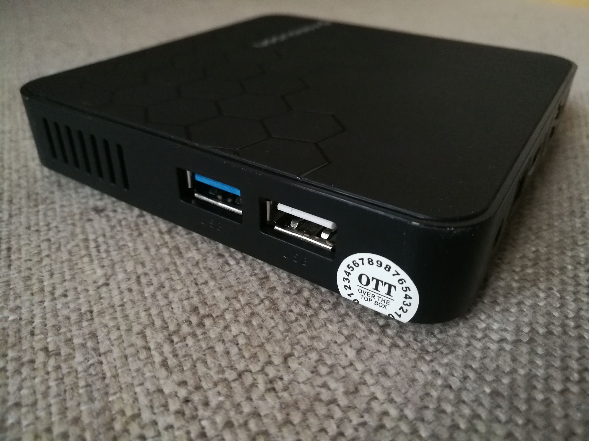 Ferguson FBOX ATV – niepozorny TV BOX z dwoma systemami 6