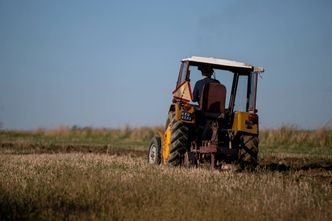 Kombajn za ćwierć miliona, traktor za 100 tysięcy. Polska wieś się bogaci?