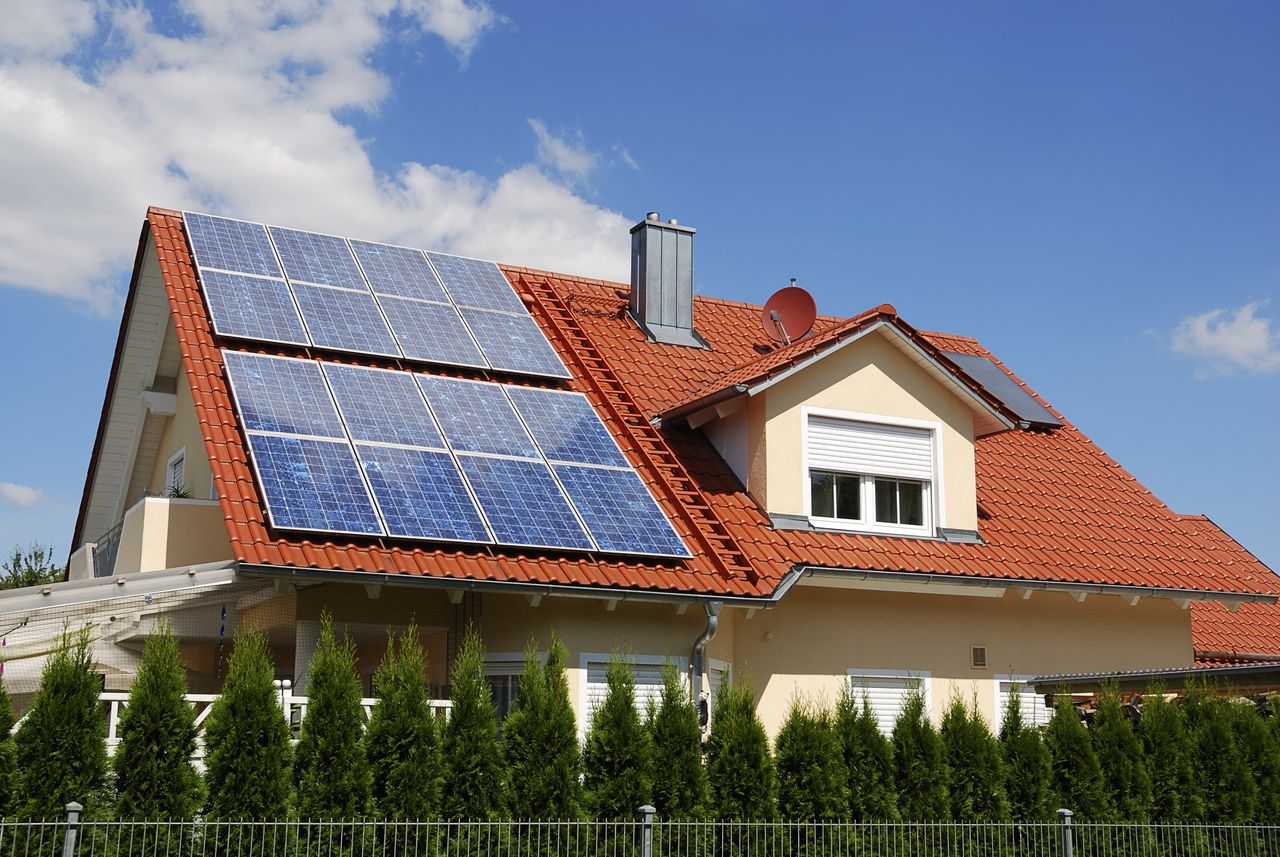 panele fotowoltaika dom energia panele słoneczne