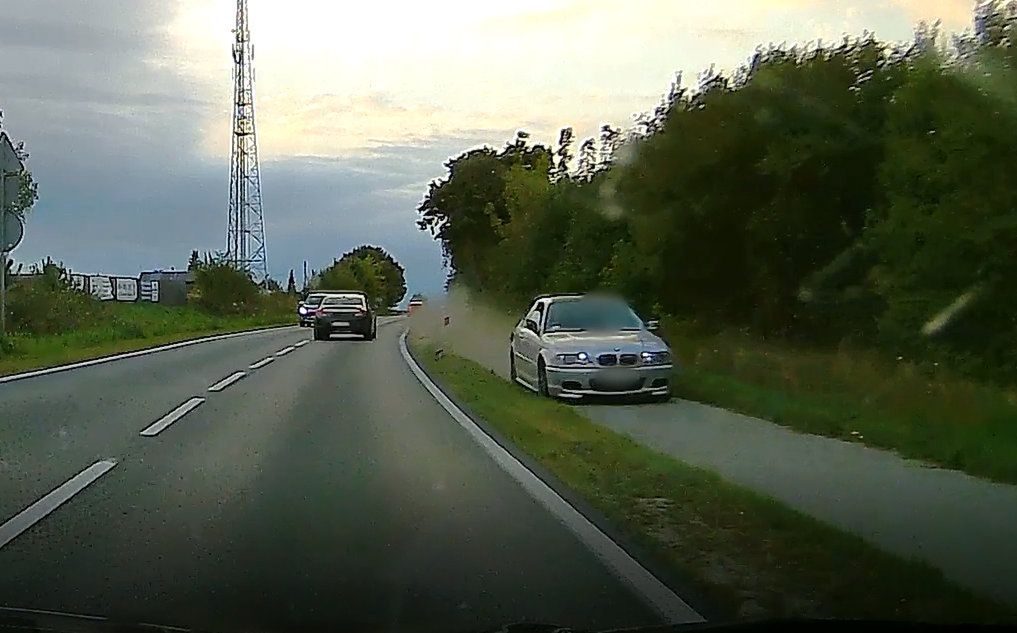 Osówiec: Kierowca BMW pędził ścieżką dla rowerów. Nagranie trafiło na policję