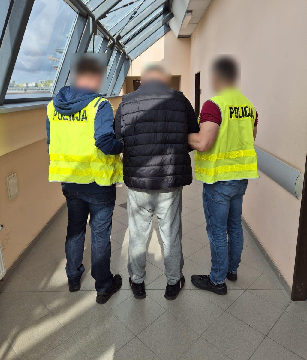 Poznań: Skradzione samochody ukrywali na parkingach podziemnych i w garażach. Policja zatrzymała dwie osoby