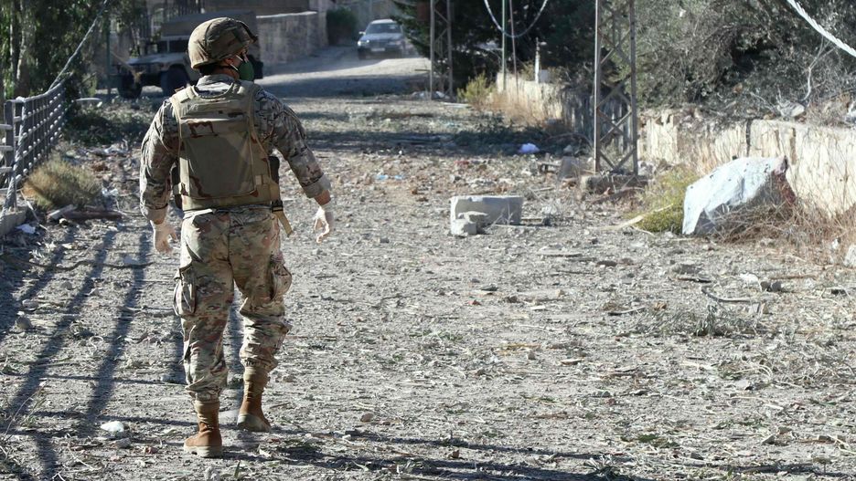 Archiwum zagraniczne East News 2024-10
A Lebanese army soldier inspects the site of an overnight Israeli airstrike that targeted the southern village of Marjayoun on October 27, 2024, amid the ongoing war between Israel and Hezbollah. (Photo by AFP)
-