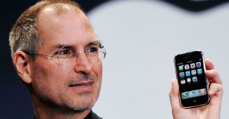 Historia iPhone'a
