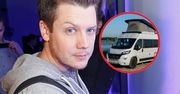Żyje w kamperze. Opowiedział o zbliżeniach z żoną