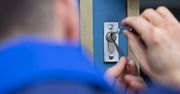 Białystok: Włamali się do mieszkania i w nim zamieszkali. Przy okazji okradli je